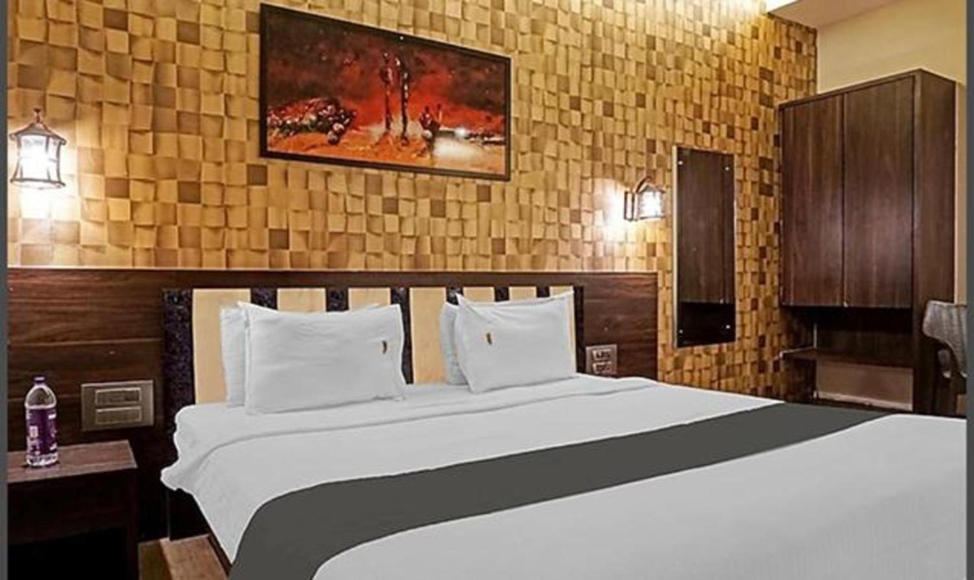 Omkar Executive Hotel Yerandwane Luaran gambar