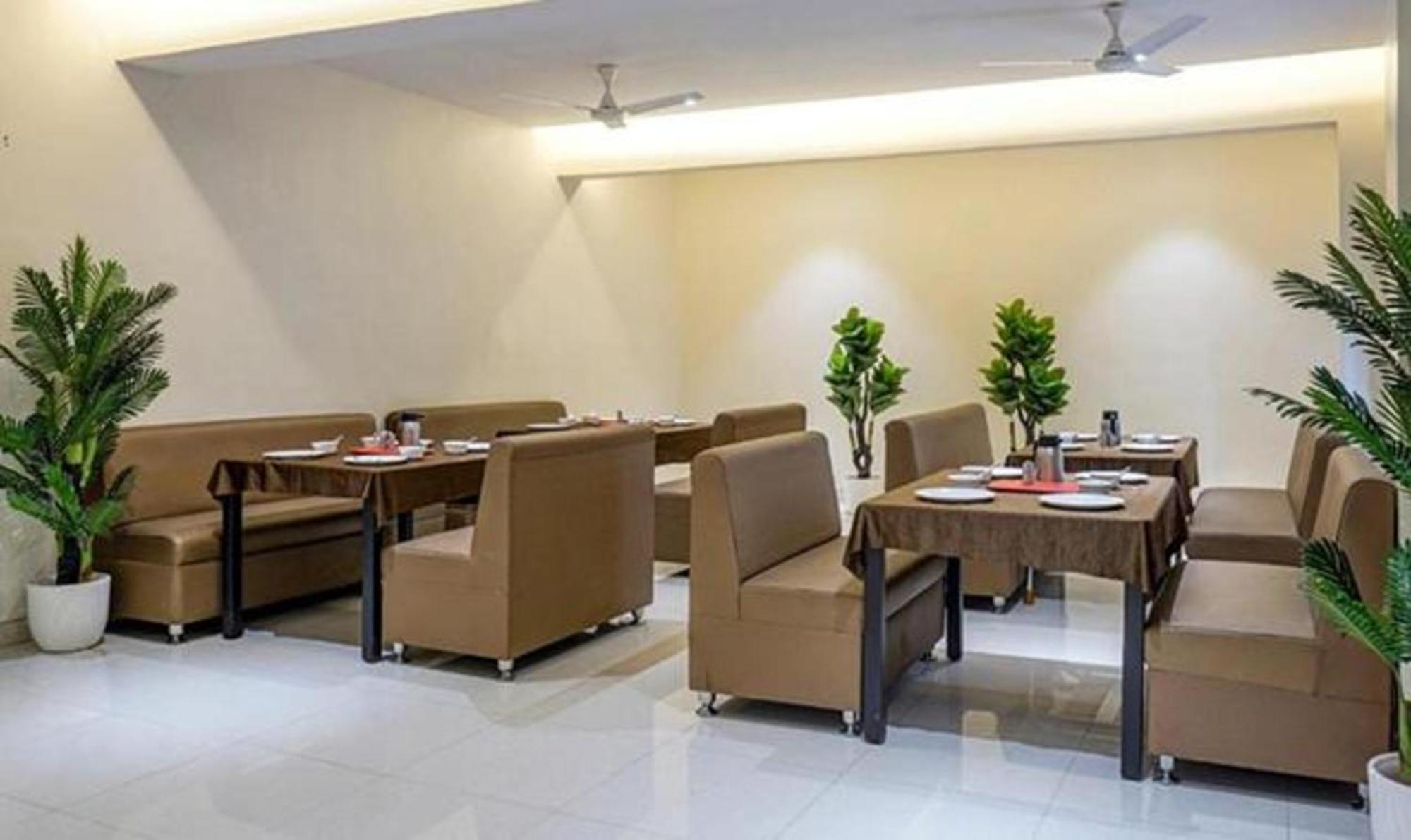 Omkar Executive Hotel Yerandwane Luaran gambar